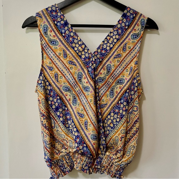 Rose & Olive| Vibrant Paisley Satin V-Neck Sleeveless Gathered Blouse Sz M - Picture 4 of 4